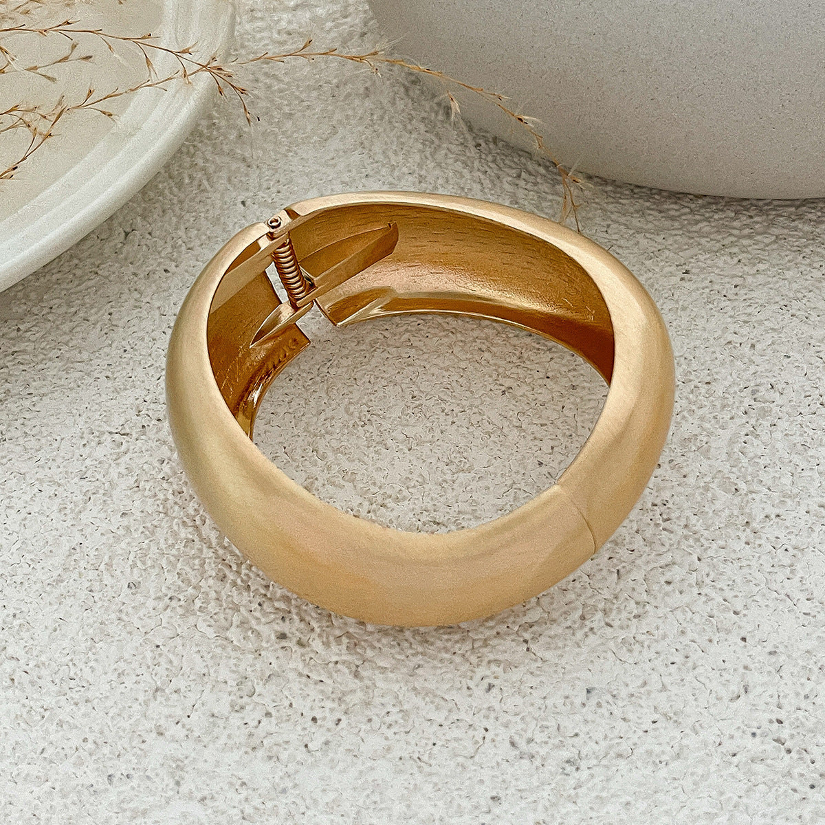 Fashion Irregular Alloy Bracelet Light Luxury